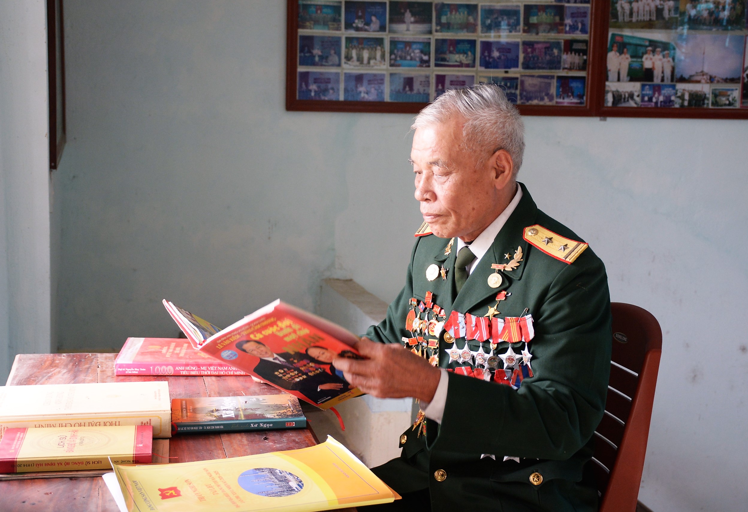 Trích lương hưu tặng quà gia đình chính sách